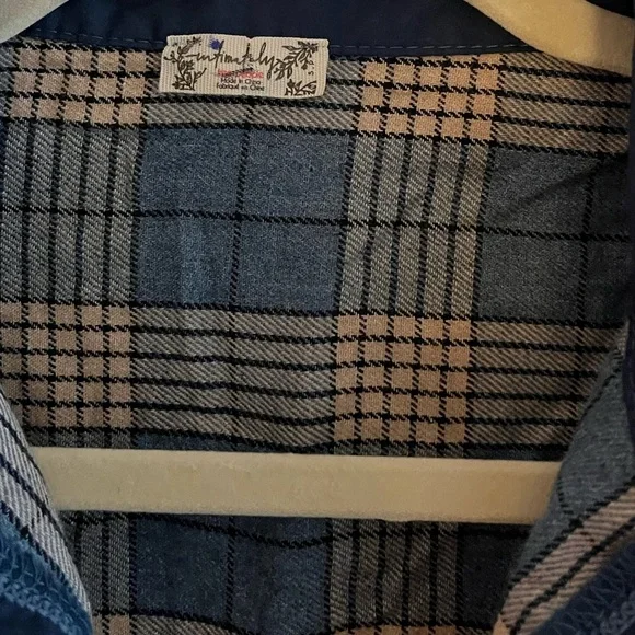 Free People NWOT, 3/4 sleeves, blue/ beige flannel top, S/P - Picture 2 of 8